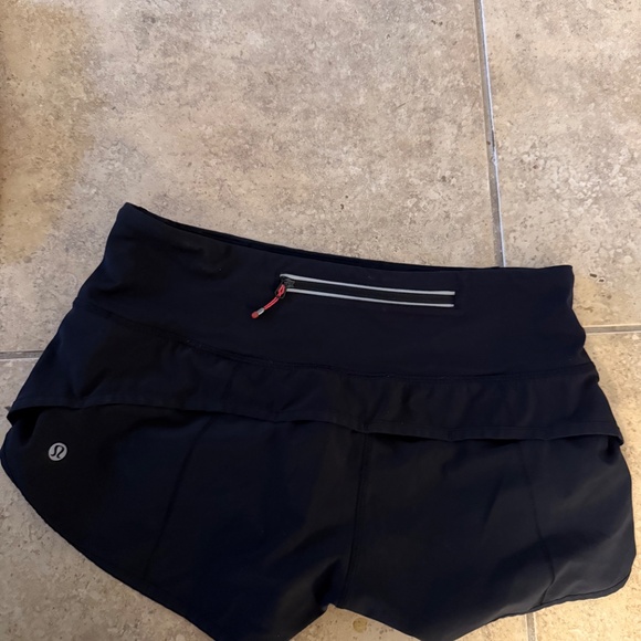 Lulu lemon shorts - Picture 2 of 2